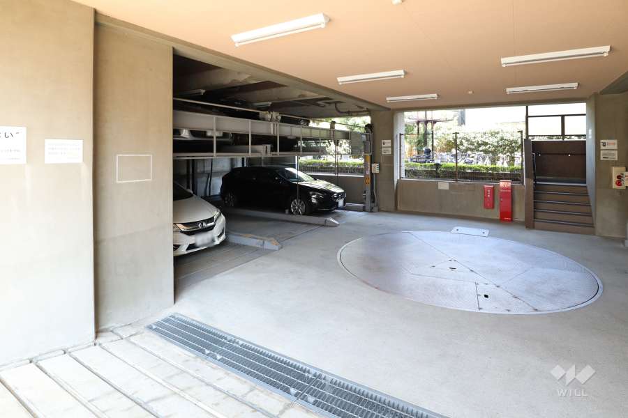 敷地内駐車場（屋内機械式）