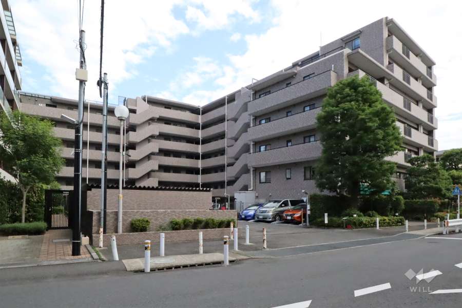 溝の口東パークホームズの外観（西側から）