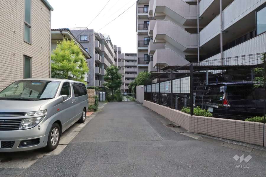 敷地北西側の前面道路
