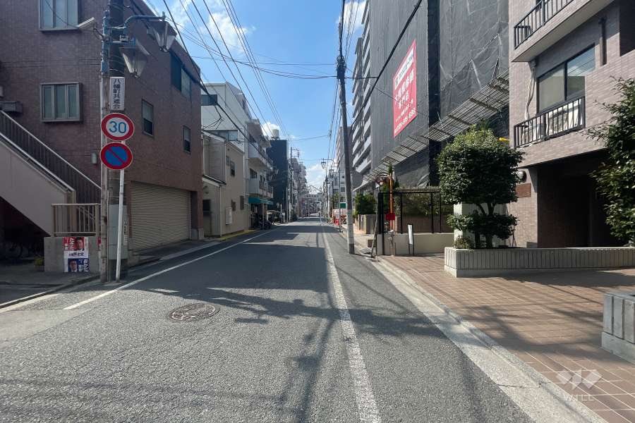 敷地南側の前面道路　