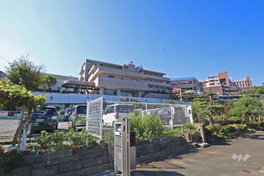 ライオンズヒルズ日吉の外観（北側から）