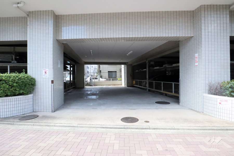 敷地内駐車場（屋内機械式）