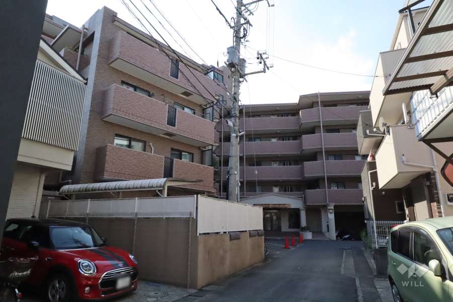 ライオンズガーデン等々力緑地の外観(東側から)　　