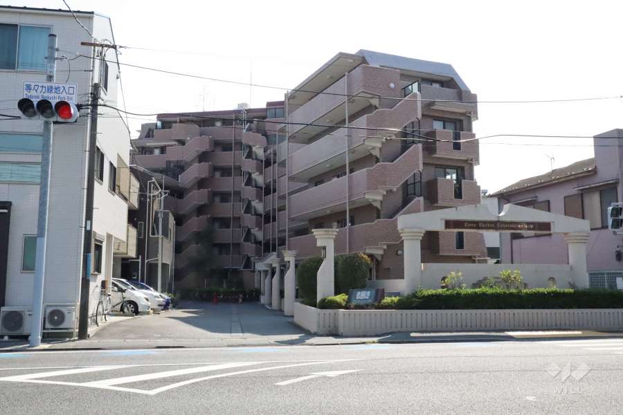 ライオンズガーデン等々力緑地の外観(北東側から)　　