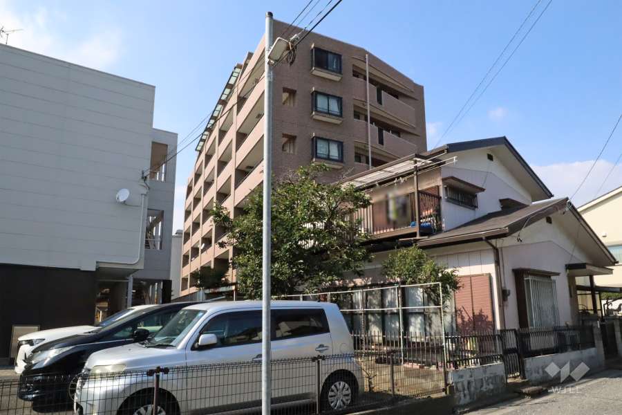ライオンズガーデン等々力緑地の外観(南側から)　　