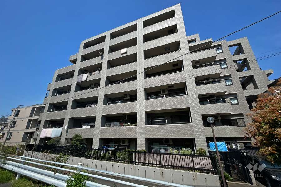 ライオンズマンション日吉東第５の外観（南側から）