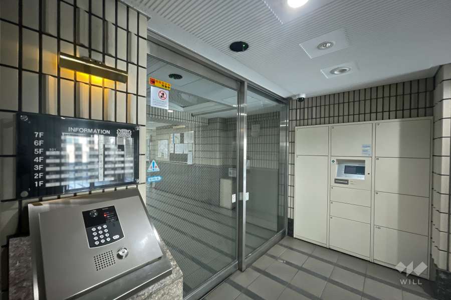 エントランス内オートロックと宅配ボックス