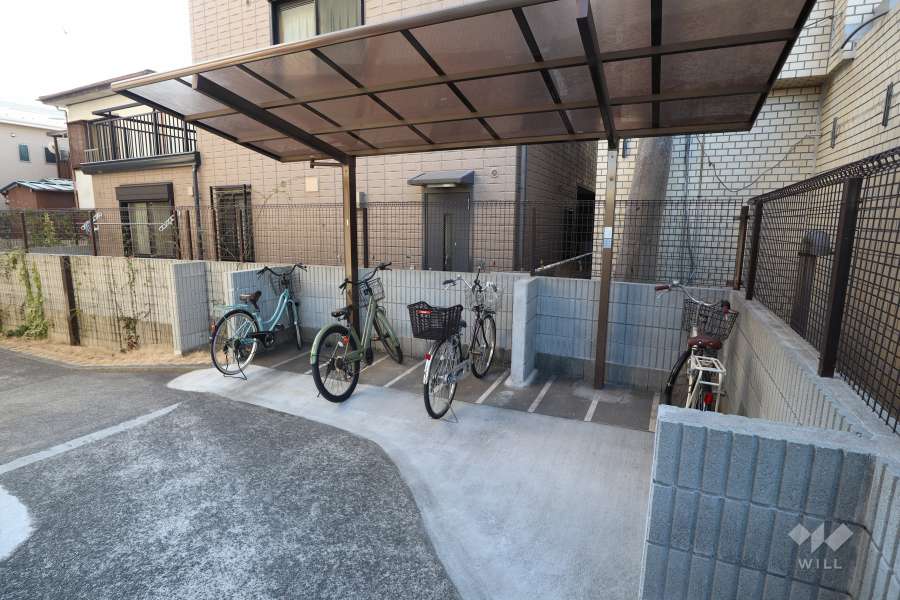 駐輪場（屋根付き）