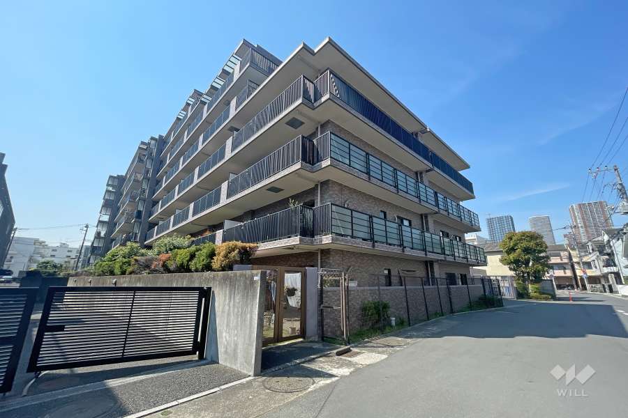元住吉東パークホームズの外観（南東側から）