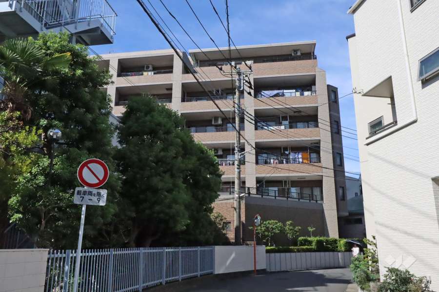 ライオンズガーデン武蔵小杉の外観（東側から）