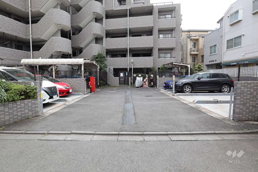 駐車場の出入り口　