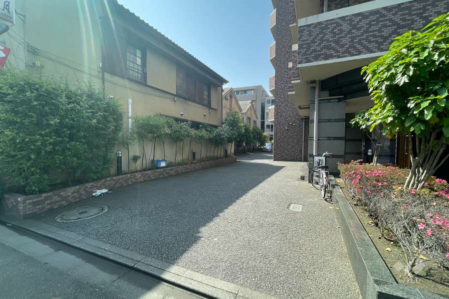 駐車場の出入り口
