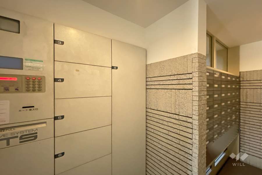 宅配ボックスと共用ポストボックス