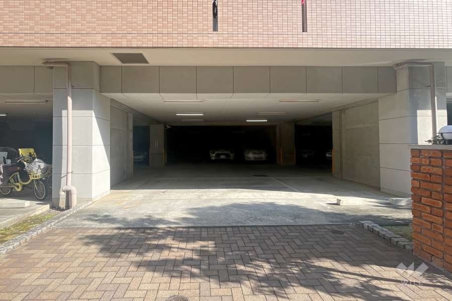 駐車場の出入り口