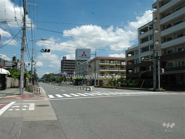 敷地の西側は4車線の小曽根線に面しています。