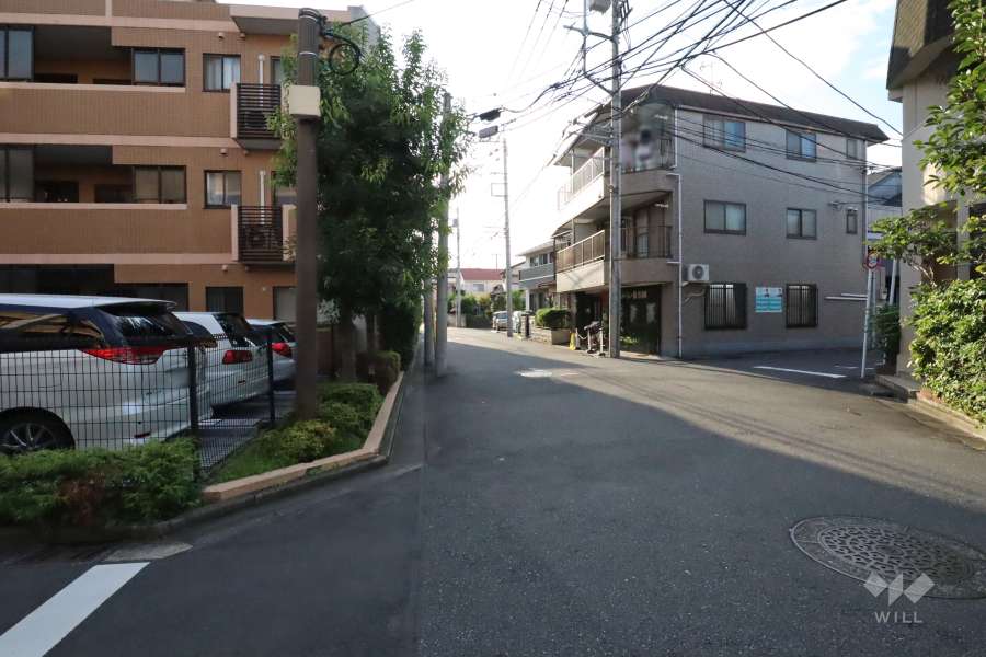 敷地北側の前面道路