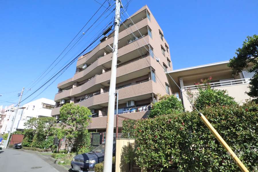 クリオ武蔵中原弐番館の外観（南東側から）