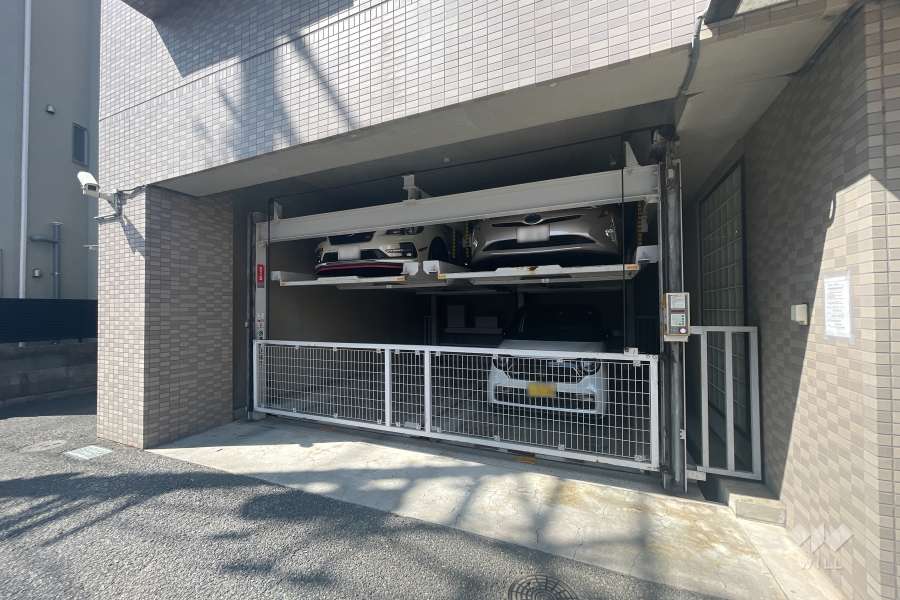 敷地内駐車場（屋内機械式）