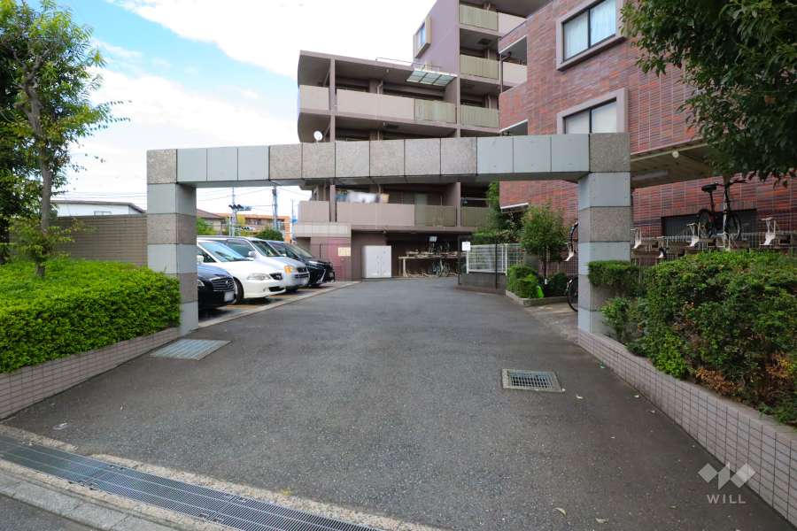 駐車場の出入り口