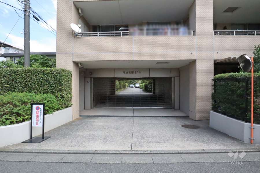 駐車場の出入り口