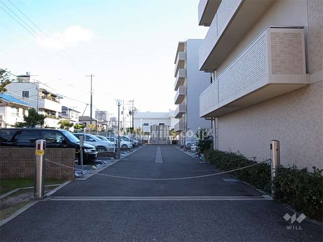 敷地内駐車場（ロボットゲート付き）