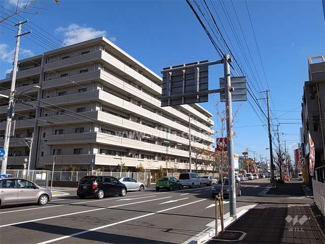 敷地南側は山幹通りに面しています。