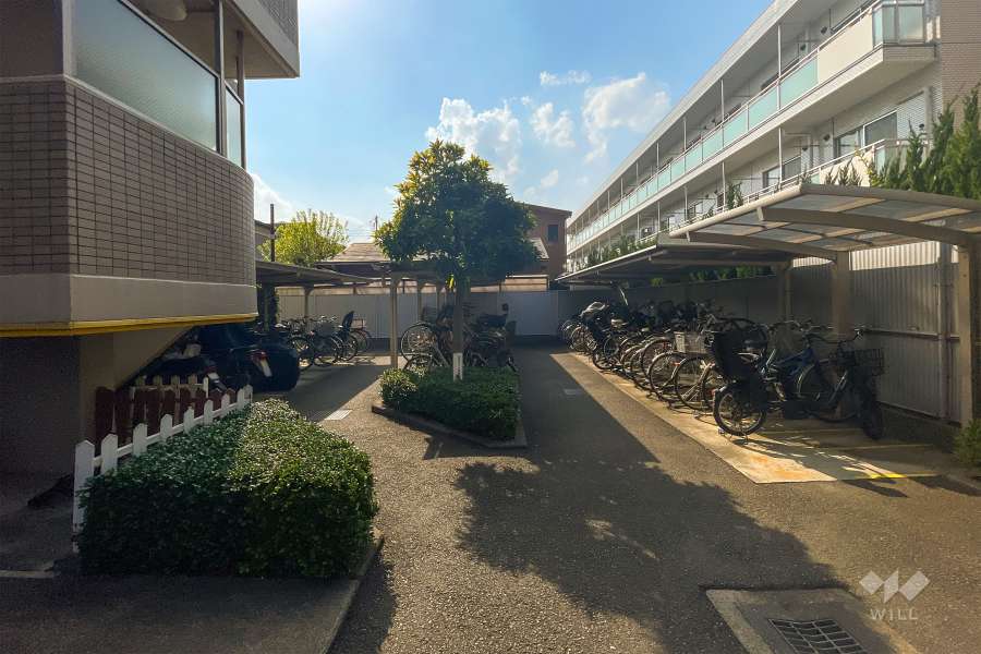 駐輪場（屋根付き）