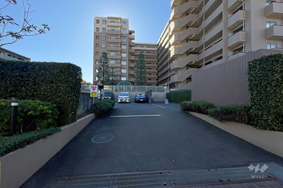 駐車場の出入り口　