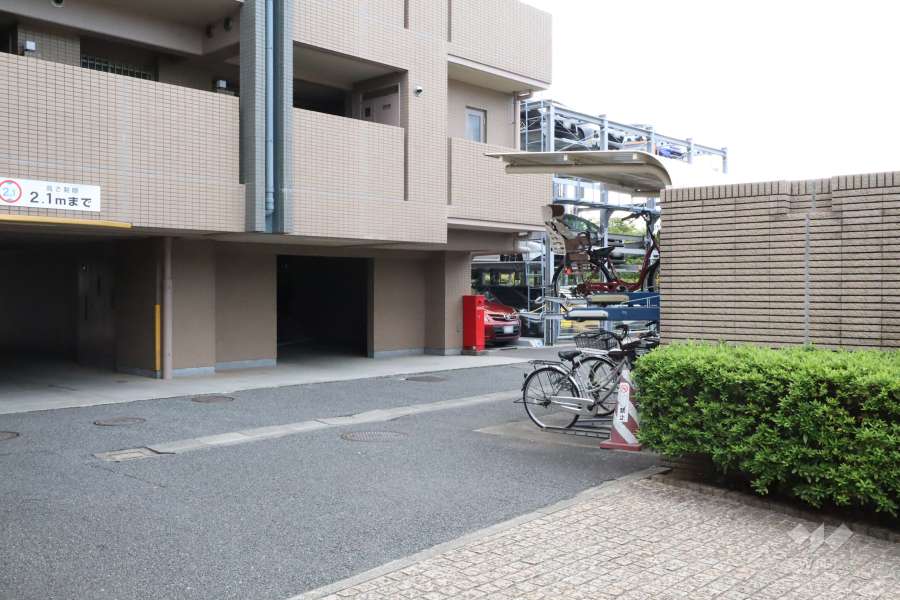 駐輪場（屋根付き）
