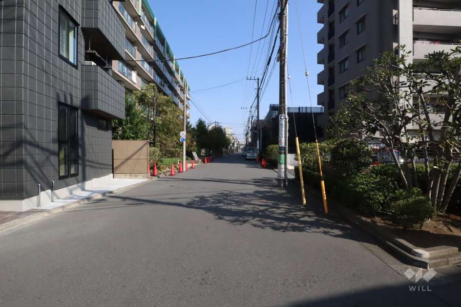 敷地北側の前面道路　