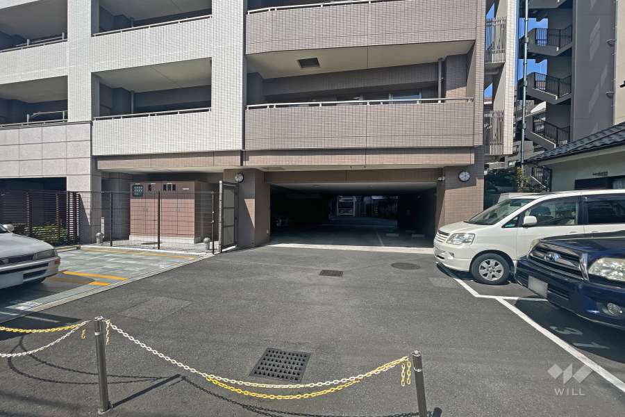 駐車場の出入り口