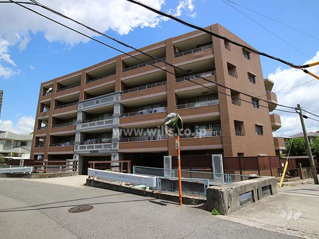 エルアンジュ門戸岡田町の外観（南側から）