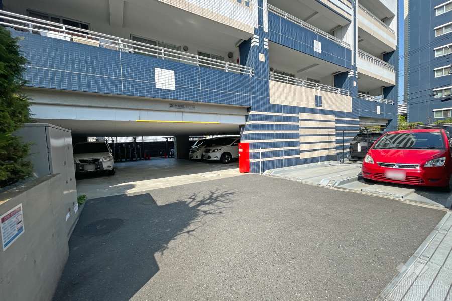 敷地内駐車場（屋外機械式・屋内平面式）