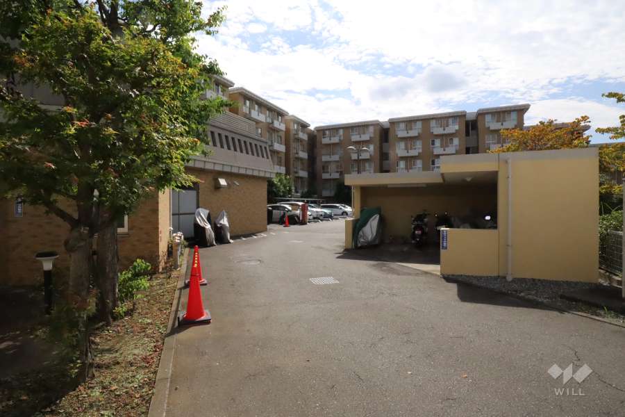 駐車場の出入り口　
