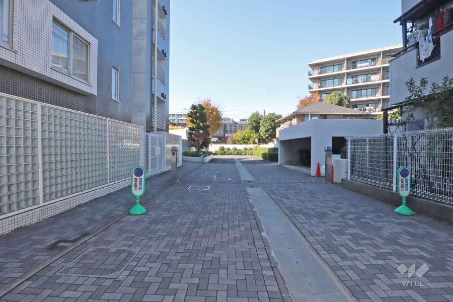 駐車場の出入り口