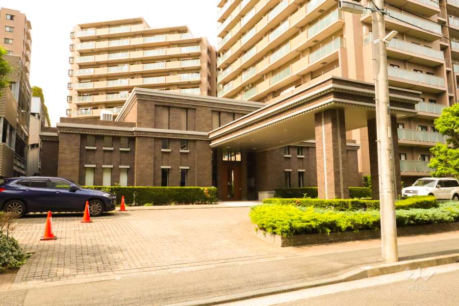 東側エントランス