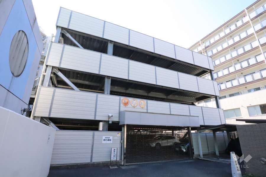 敷地内駐車場（立体自走式）