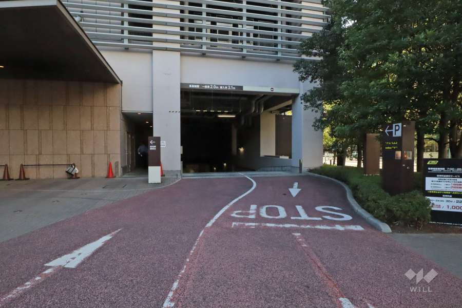 駐車場の出入り口
