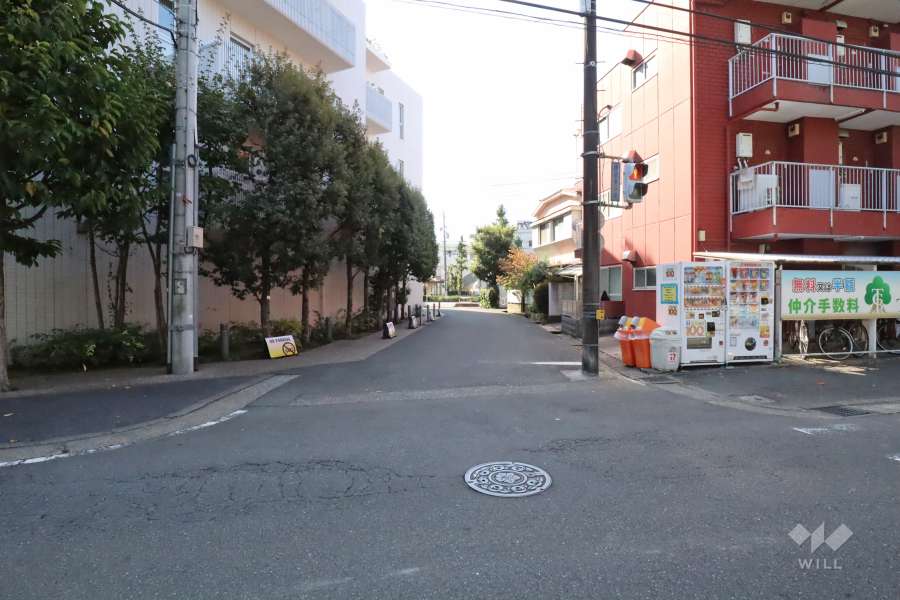 敷地北西側の前面道路