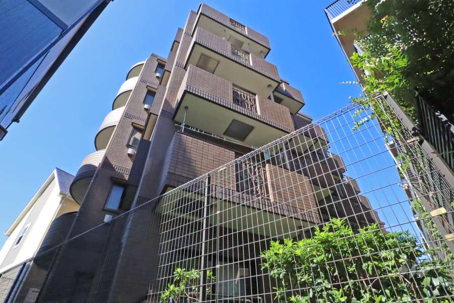 グリフィン武蔵中原スクエアコートの外観（南東側から）