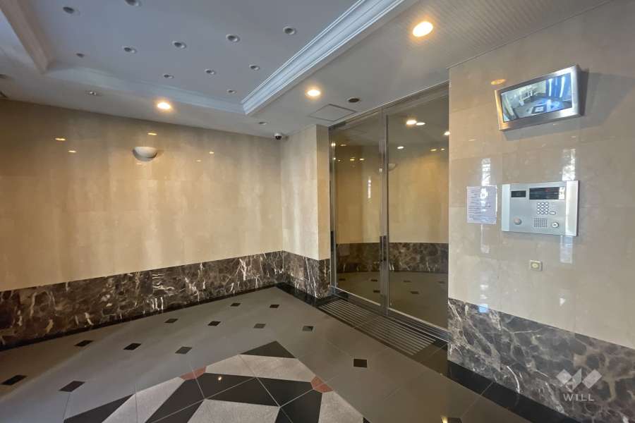 エントランスはオートロック付きです。