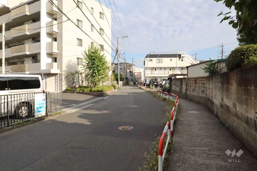 敷地南西側の前面道路