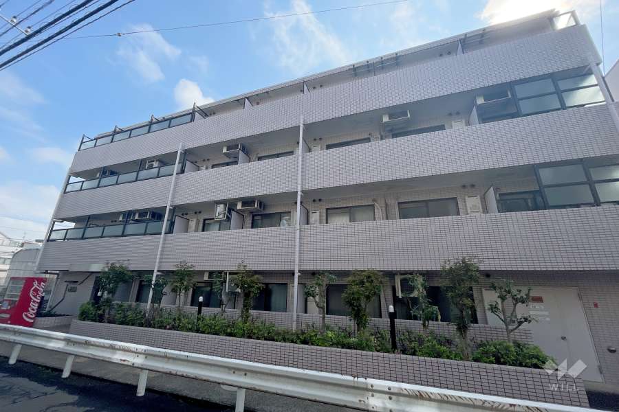 スカイコート武蔵小杉6の外観（南西側から）