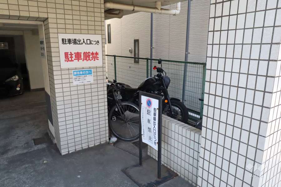 バイク置き場