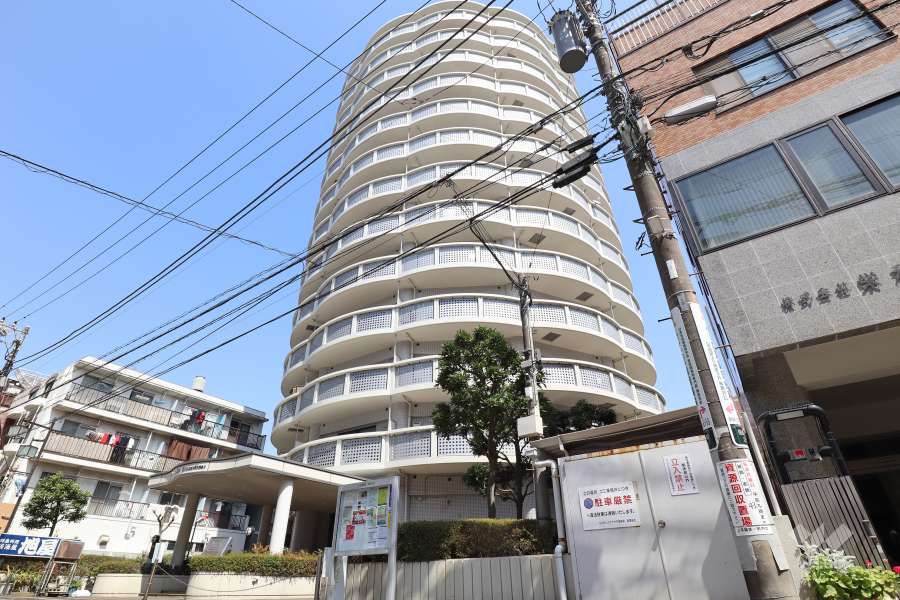 ライオンズプラザ平間駅前の外観（南西側から）