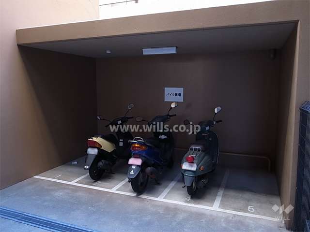 バイク置き場