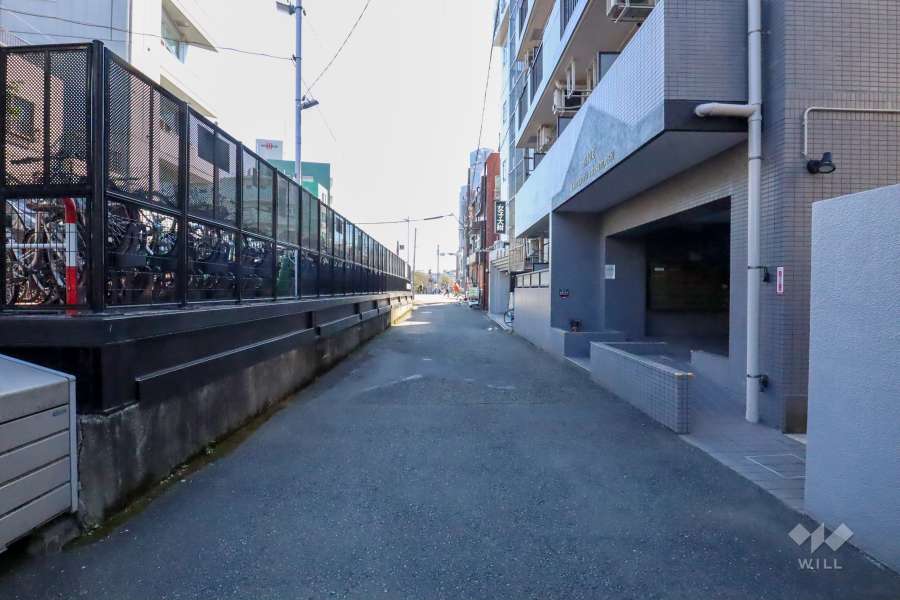 敷地北東側の前面道路　