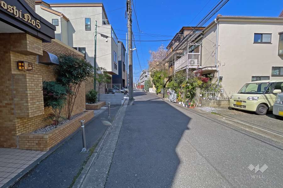 敷地北側前面道路