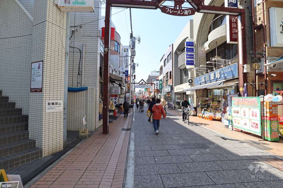 敷地北側の前面道路　