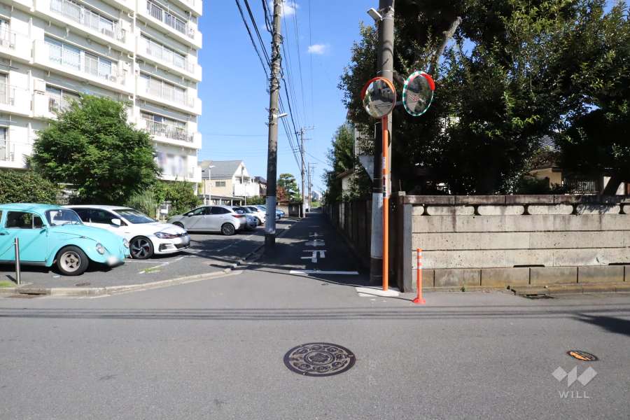 敷地南側の前面道路
